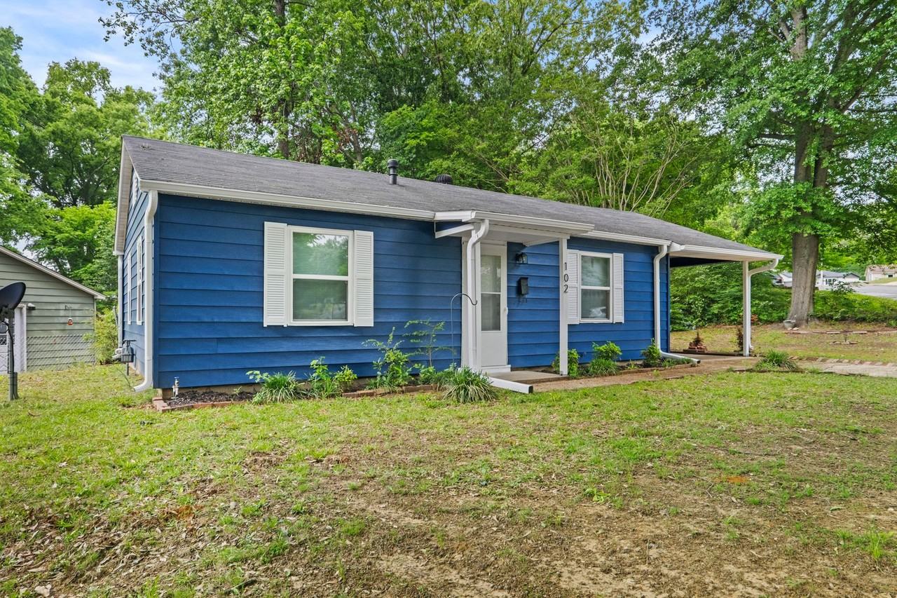 102 Pine Cir - Photo 2 of 27