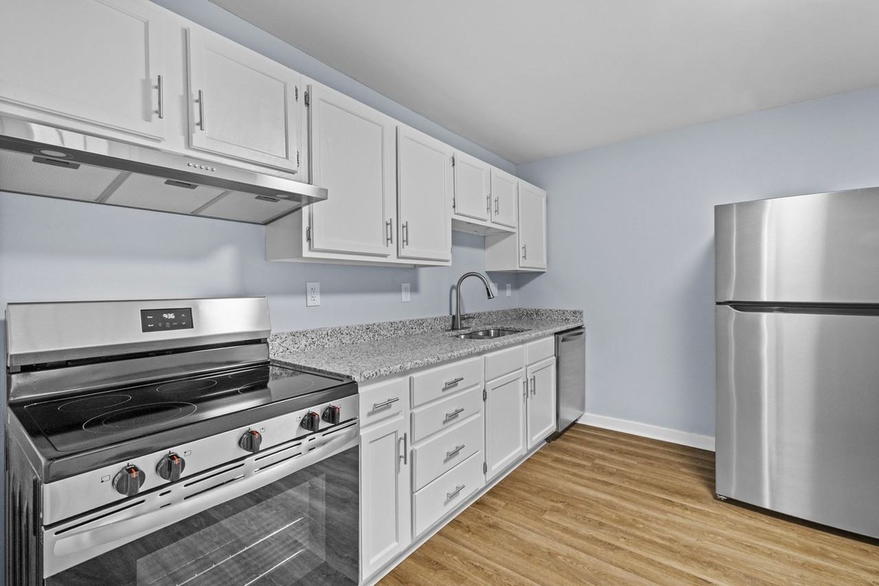 102 Pine Cir - Photo 3 of 27