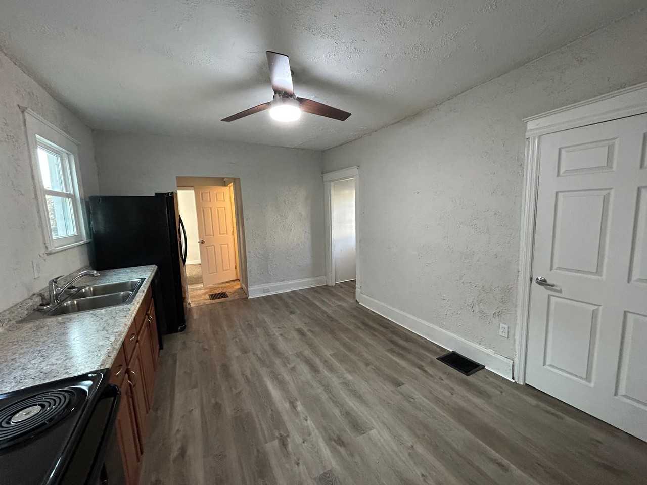 3955 Trevor Ave - Photo 6 of 22