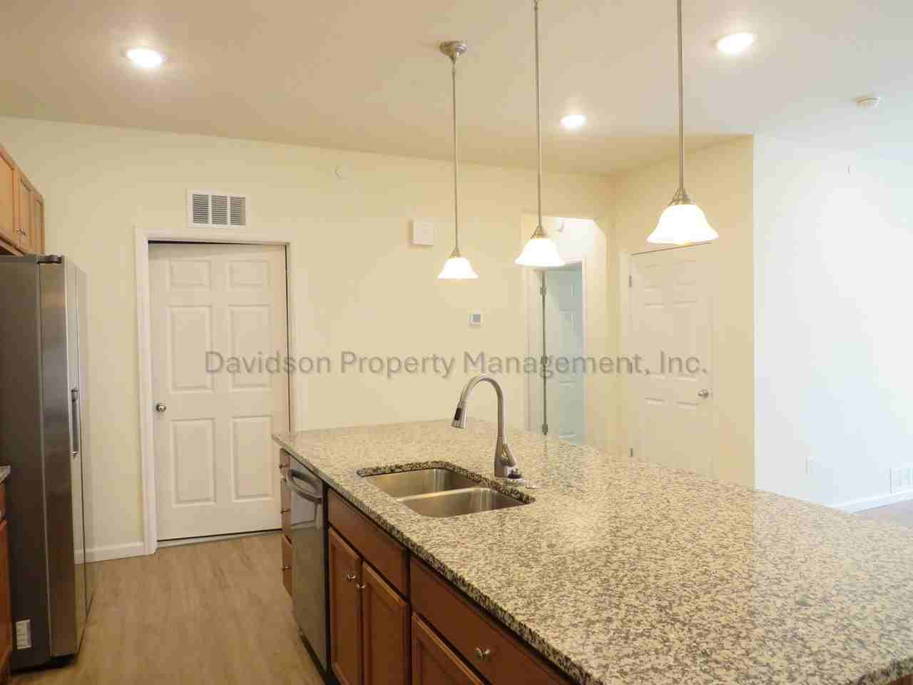 3825 Presidio Pt - Photo 4 of 15