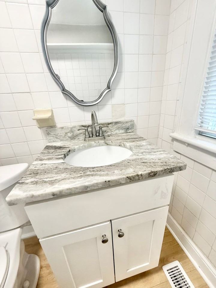 829 43rd St - Photo 6 of 50