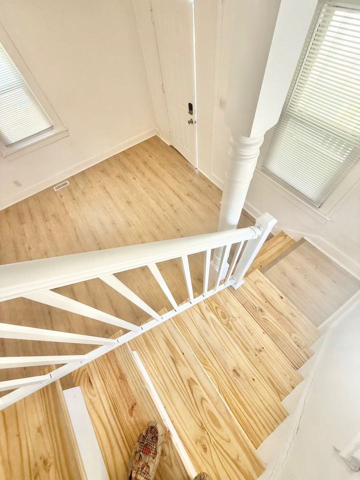 829 43rd St - Photo 7 of 50