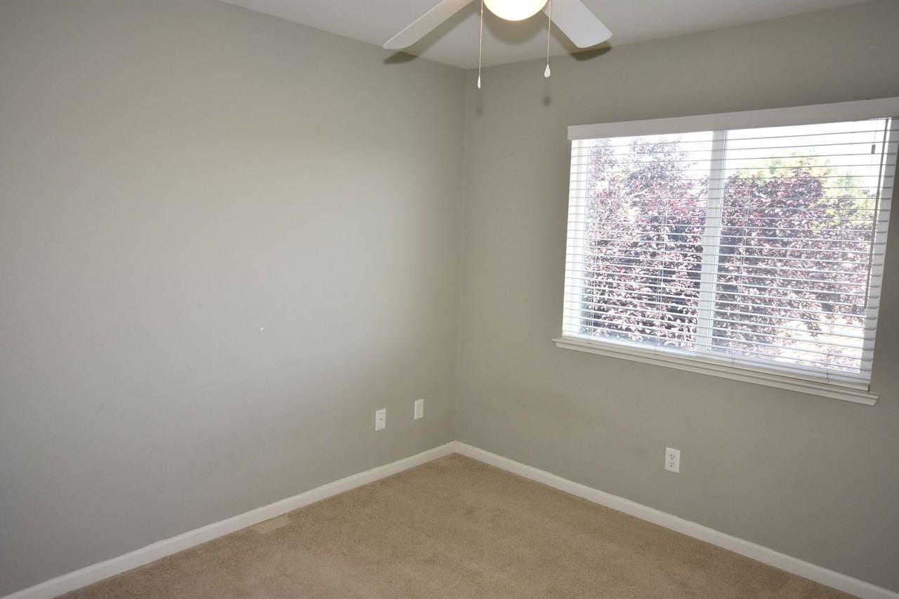 1564 Blue Beaver Way - Photo 6 of 17