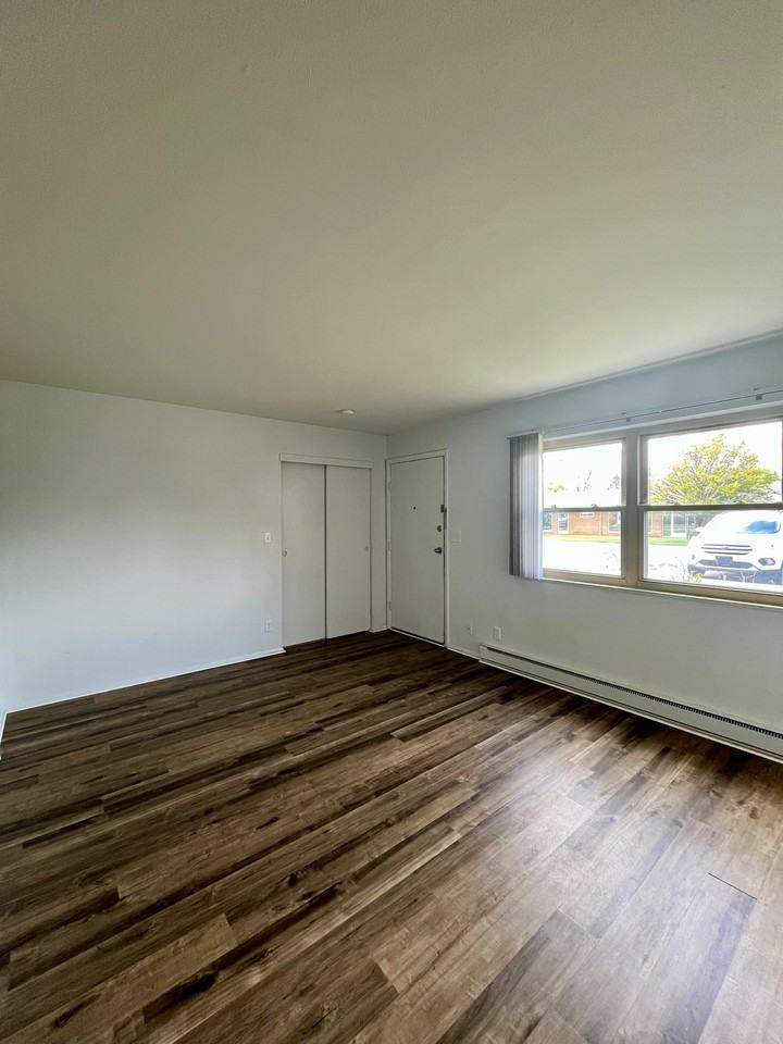 765 N Macomb St #765 - Photo 2 of 15