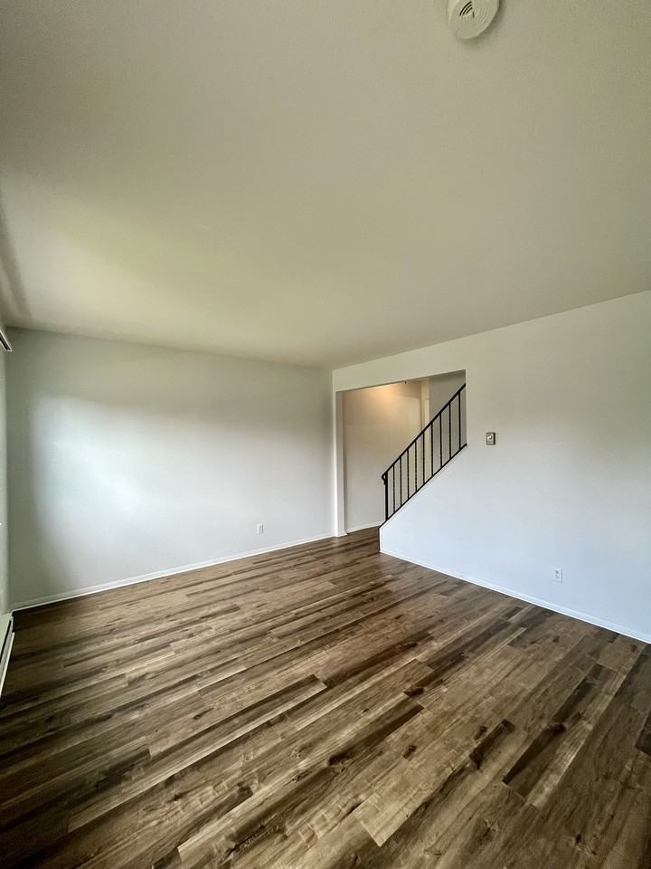 765 N Macomb St #765 - Photo 3 of 15