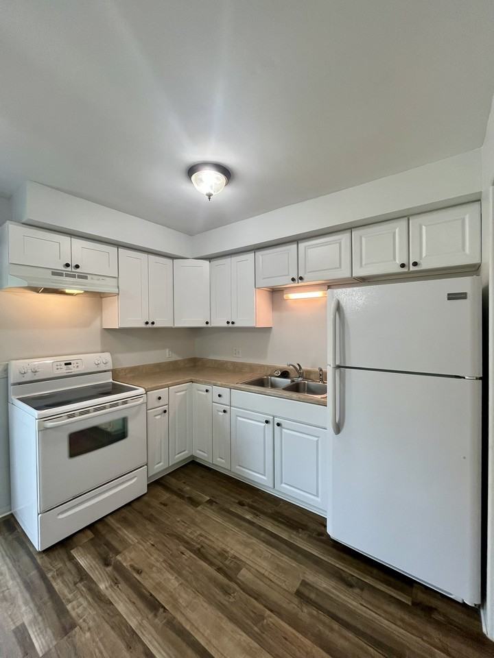 765 N Macomb St #765 - Photo 7 of 15