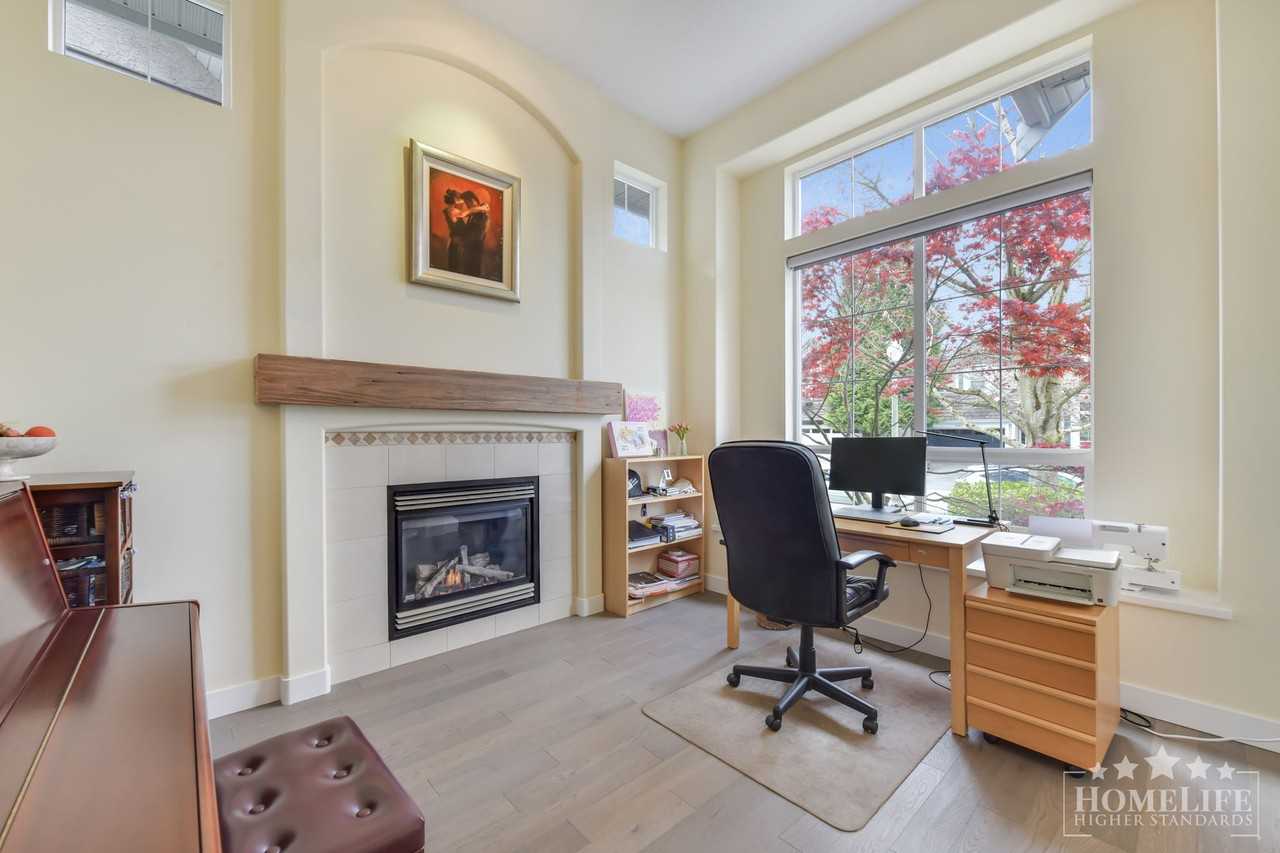 3466 Rosemary Heights Cres - Photo 3 of 31