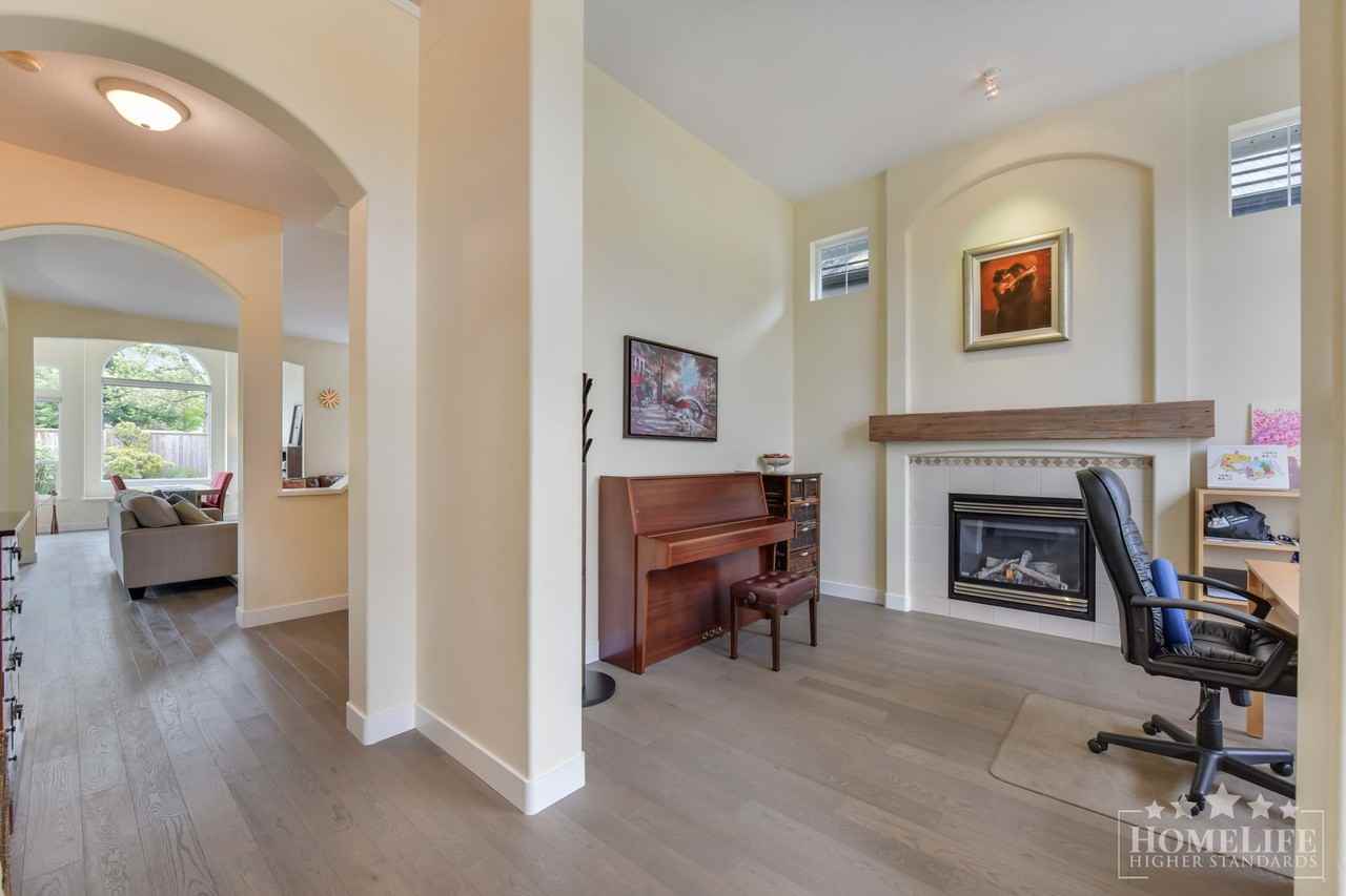 3466 Rosemary Heights Cres - Photo 4 of 31