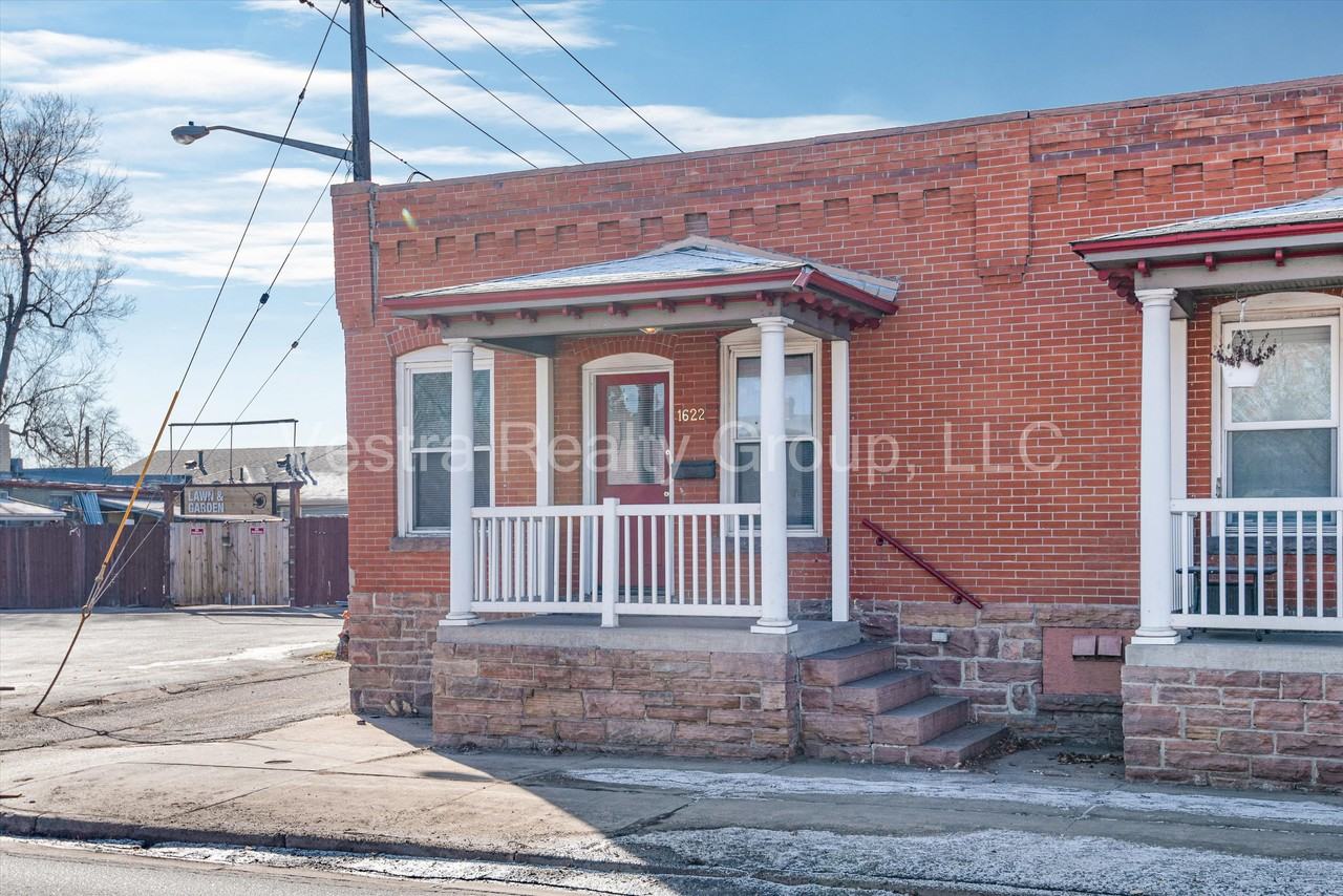 1622 W 38th Ave #1 - Photo 3 of 28