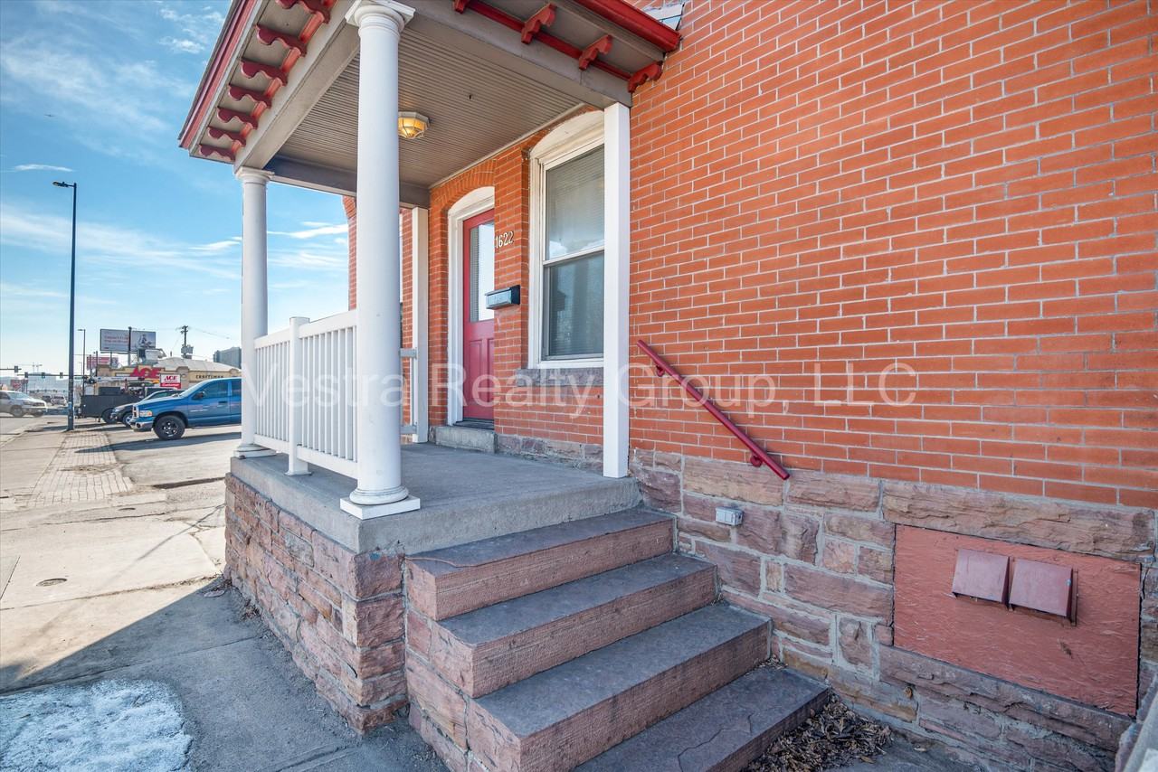 1622 W 38th Ave #1 - Photo 5 of 28