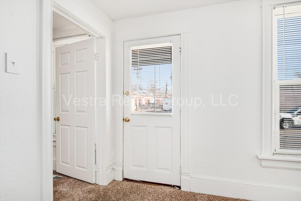 1622 W 38th Ave #1 - Photo 6 of 28