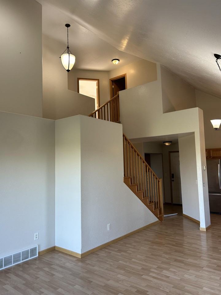 3240 E Capitol Ave #1 - Photo 4 of 35