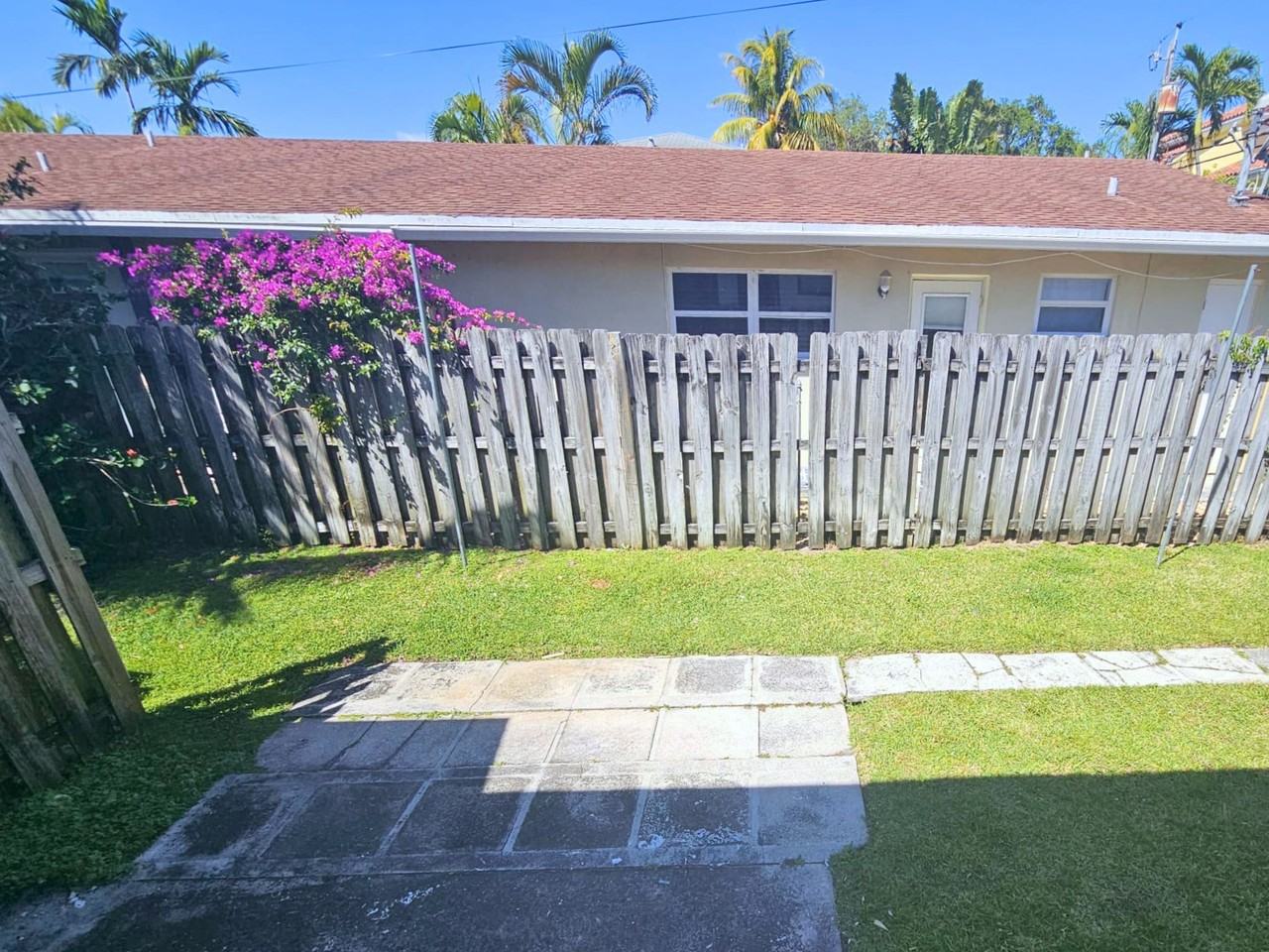 501 Ne 17th Ave #3 - Photo 3 of 32