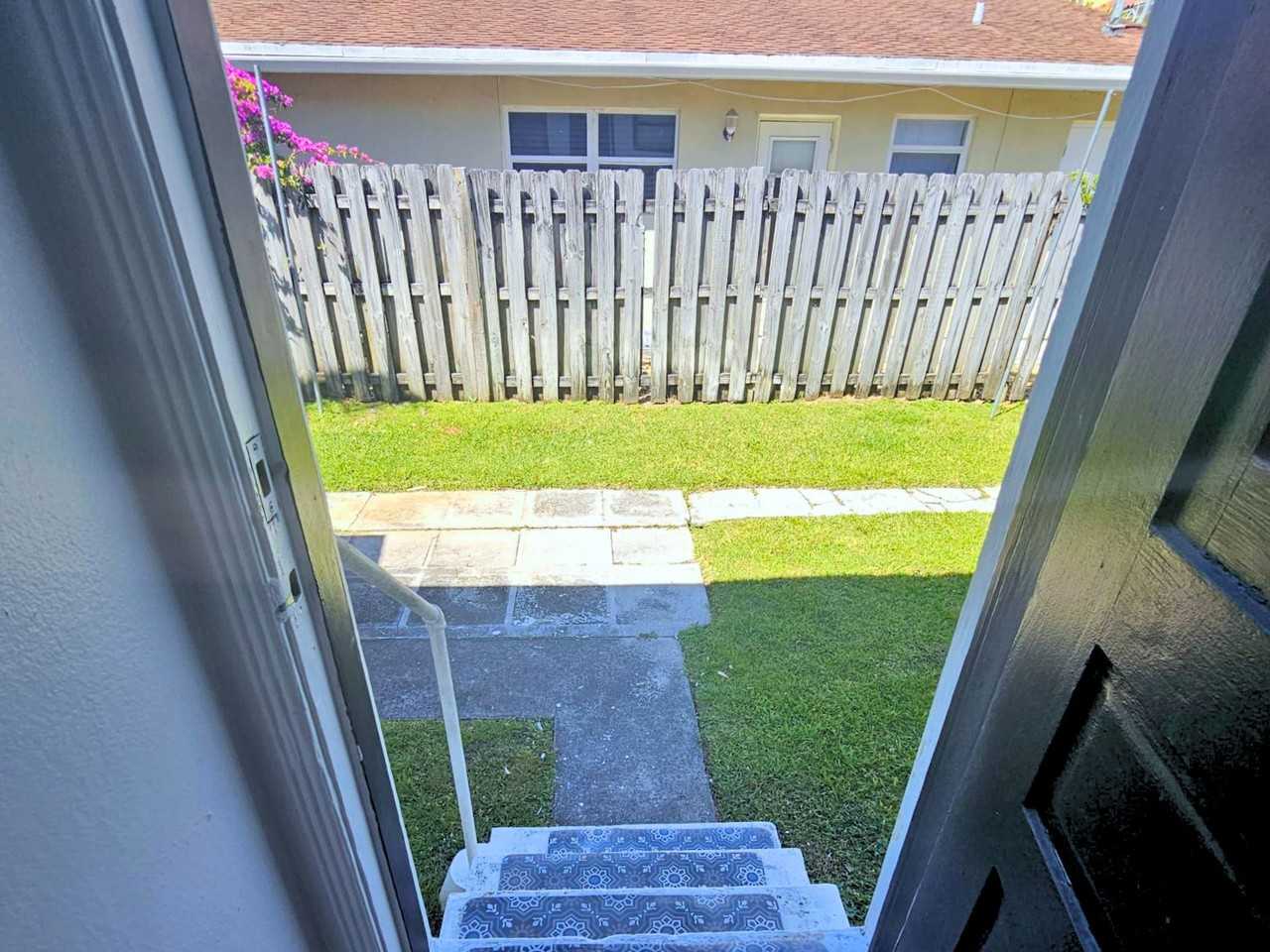 501 Ne 17th Ave #3 - Photo 4 of 32