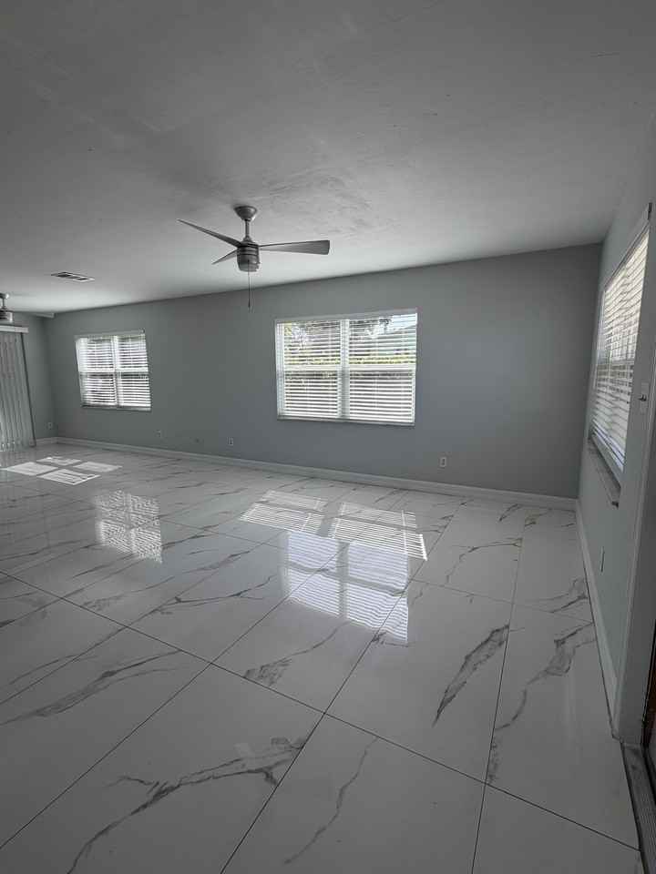 10280 Carolina St #1 - Photo 3 of 22