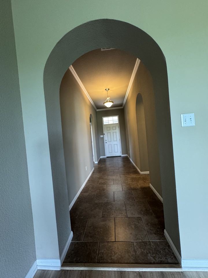 502 Westchester Ct #1 - Photo 3 of 36