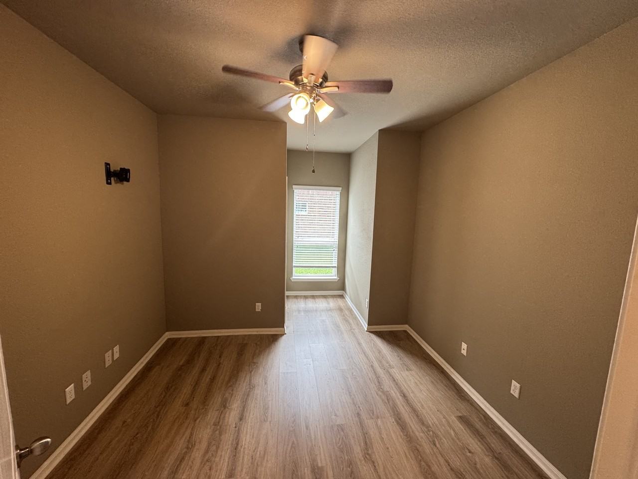 502 Westchester Ct #1 - Photo 6 of 36