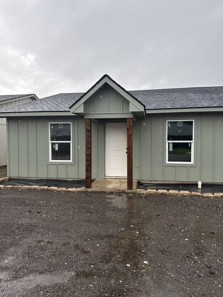 543 Bradburn Rd #100