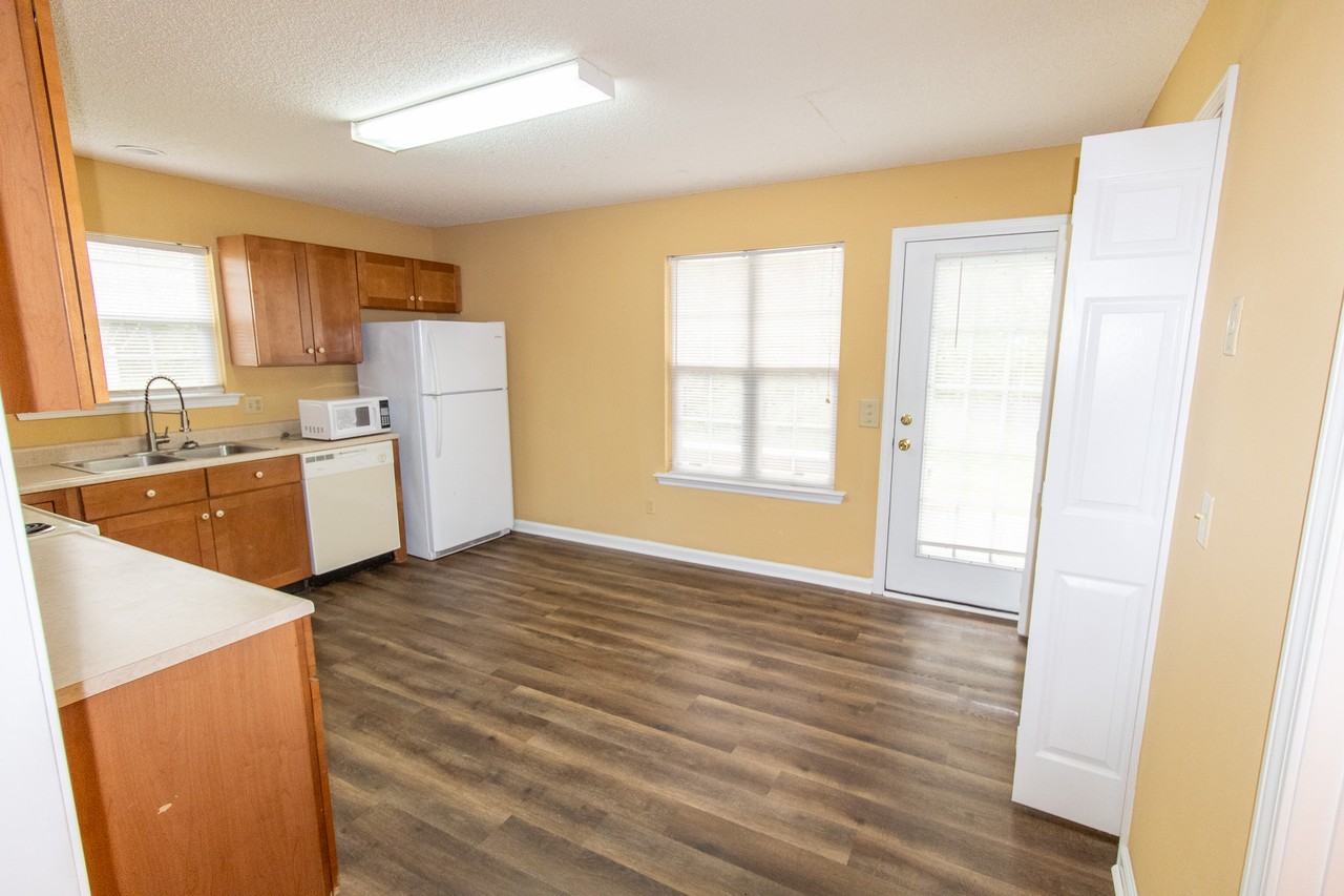 1618 Drayton Ln #B - Photo 4 of 14