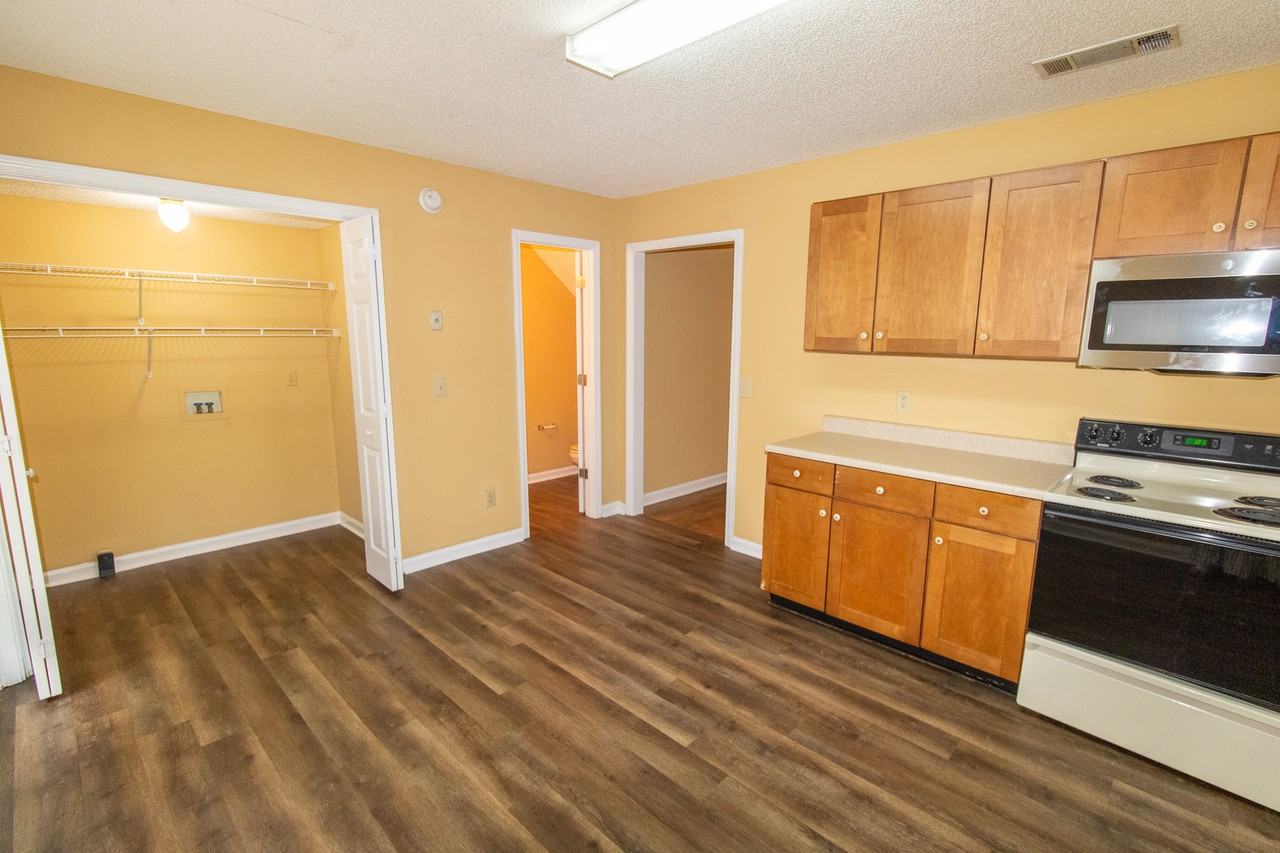 1618 Drayton Ln #B - Photo 5 of 14