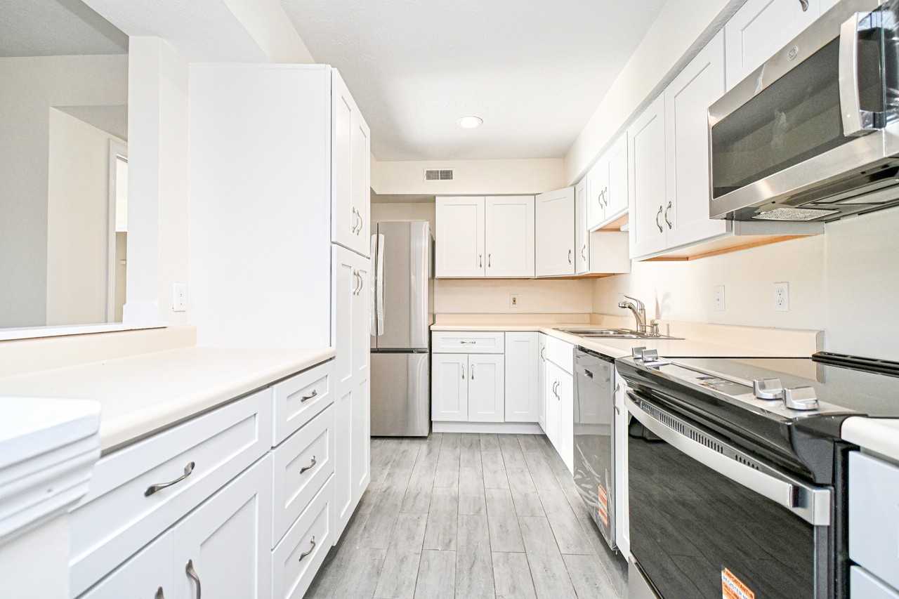 3021 Stratford Ct #1 - Photo 4 of 38