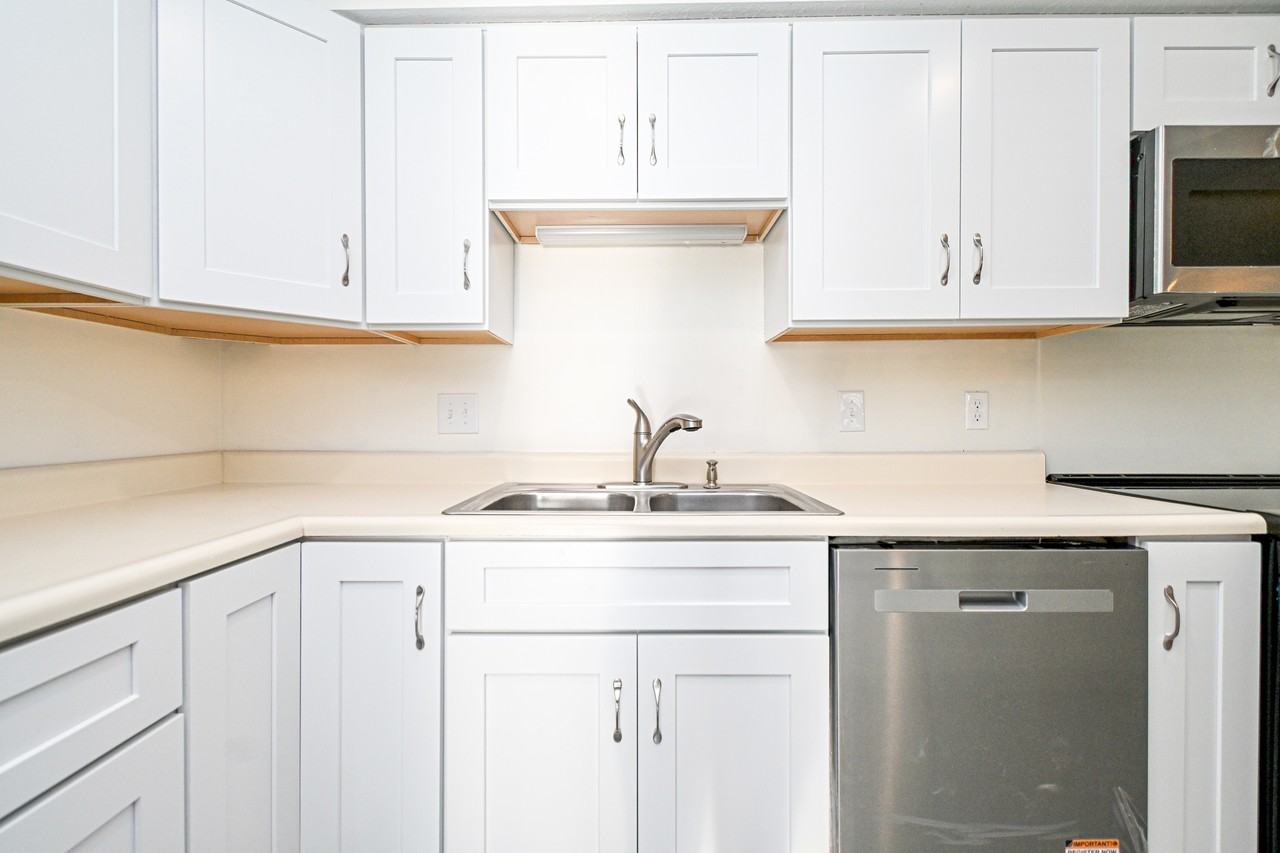 3021 Stratford Ct #1 - Photo 7 of 38