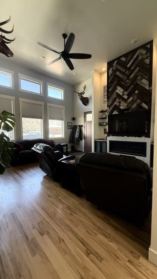 405 Two Rivers Rd #1 - Photo 4 of 10