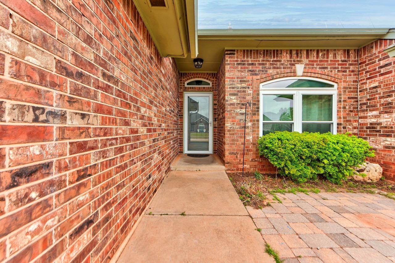 1817 Se 1st St #1 - Photo 2 of 25