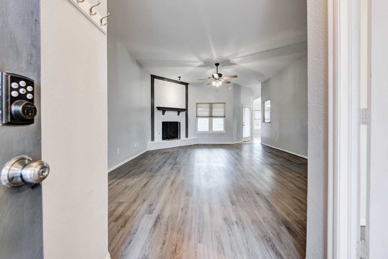 1817 Se 1st St #1 - Photo 4 of 25