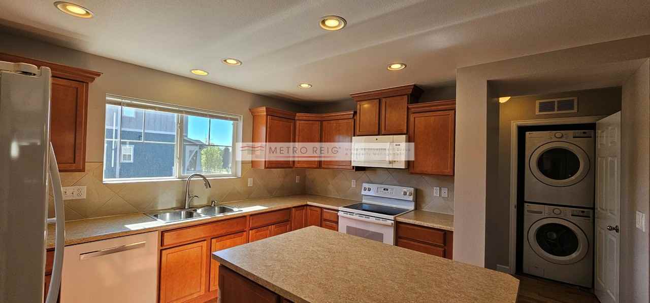1617 Venice Ln #TH - Photo 4 of 10