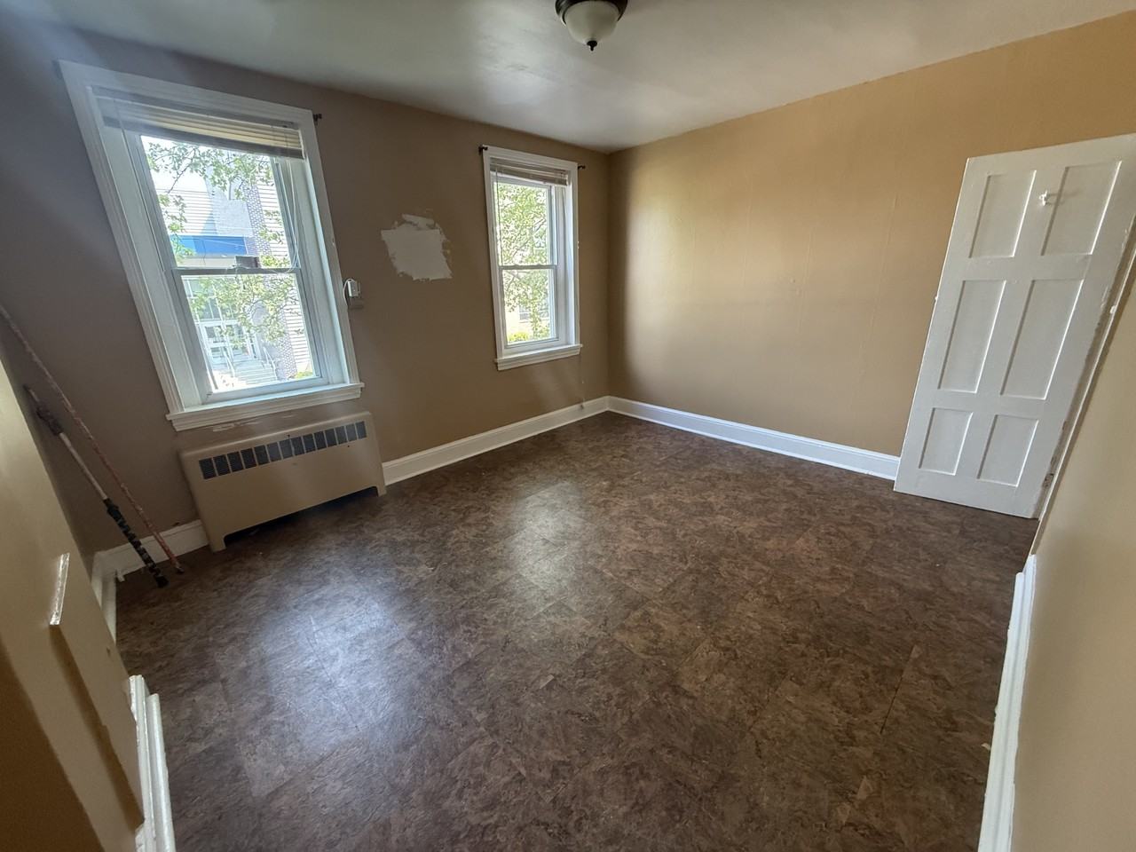 637 N 6th St #1 - Photo 2 of 15
