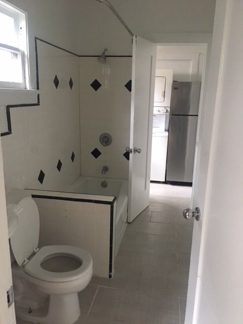 1951 Argyle Ave #1951 - Photo 2 of 3