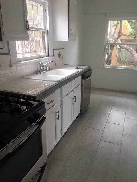 1951 Argyle Ave #1951 - Photo 3 of 3