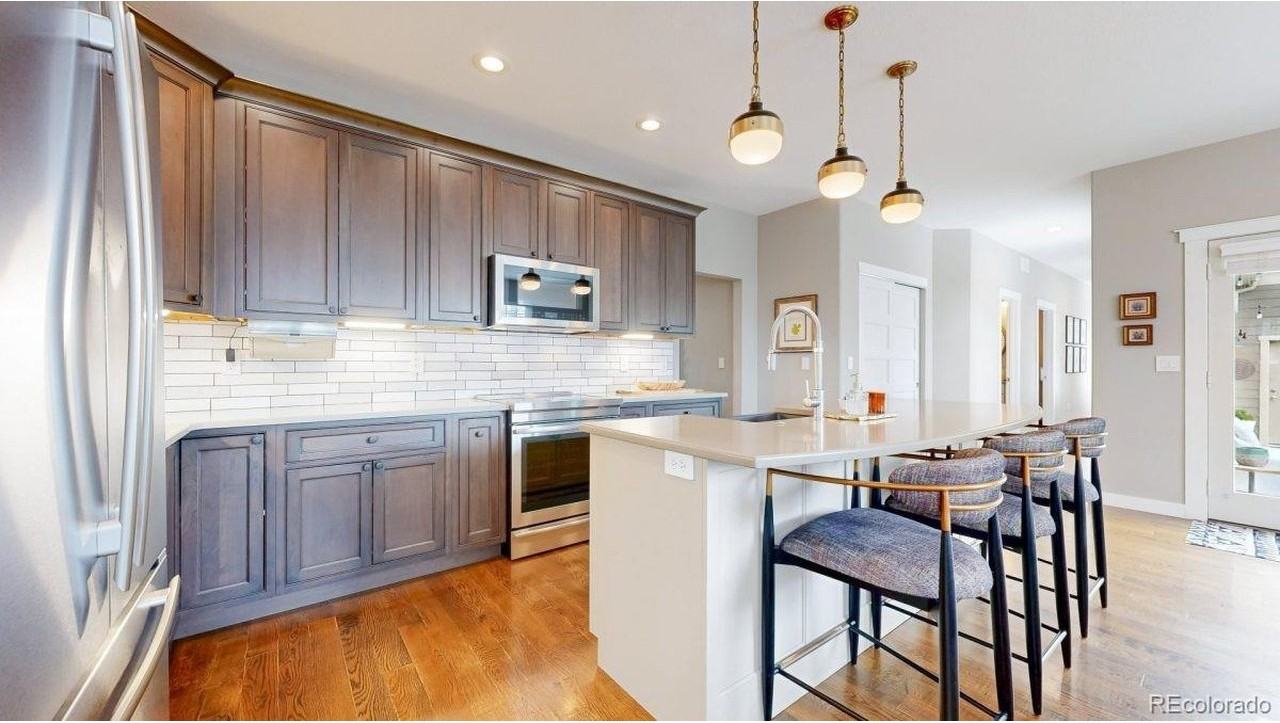 726 6th St #1 - Photo 3 of 20