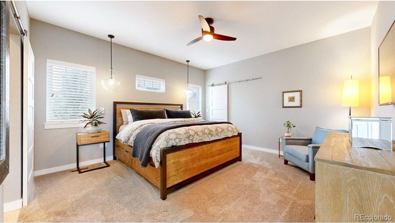 726 6th St #1 - Photo 4 of 20