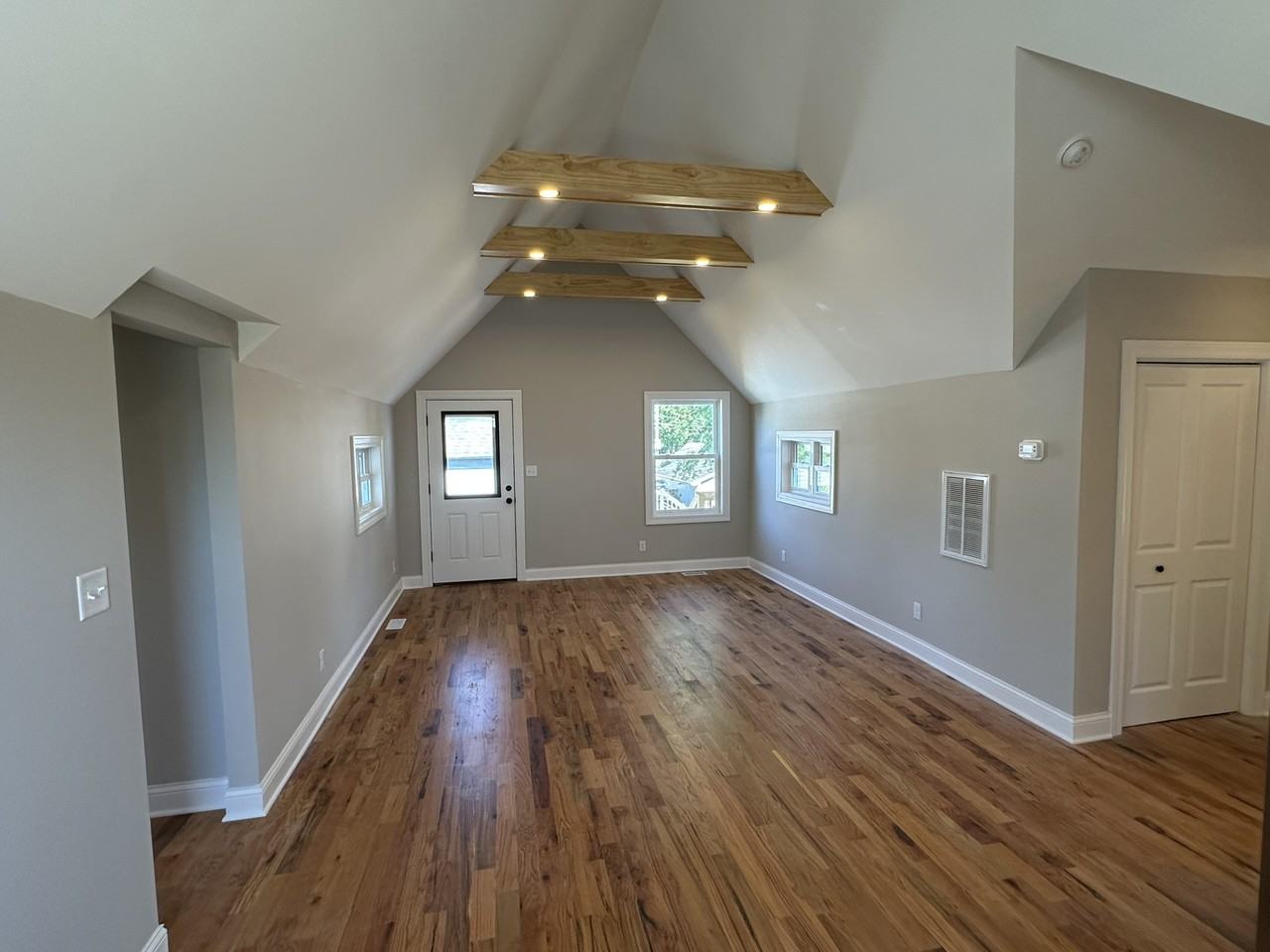 623 Tremont St #B - Photo 4 of 10