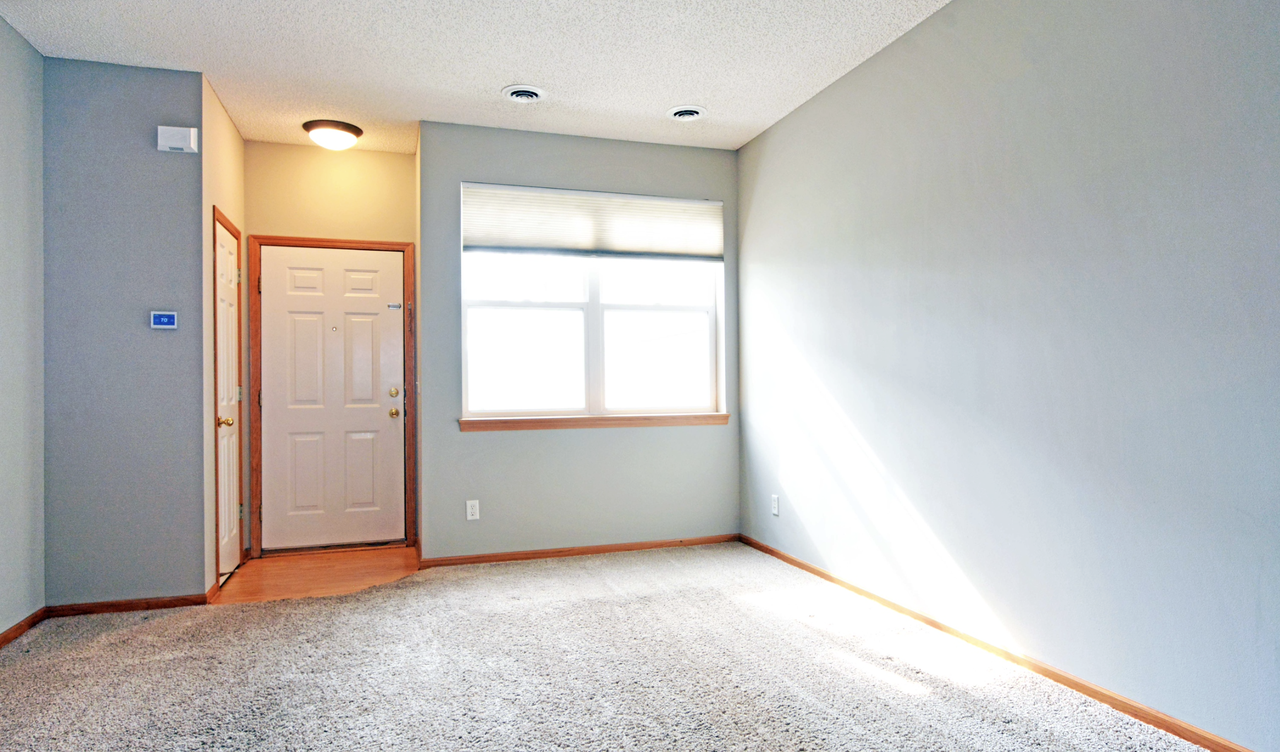 11231 204th St W #1 - Photo 4 of 9