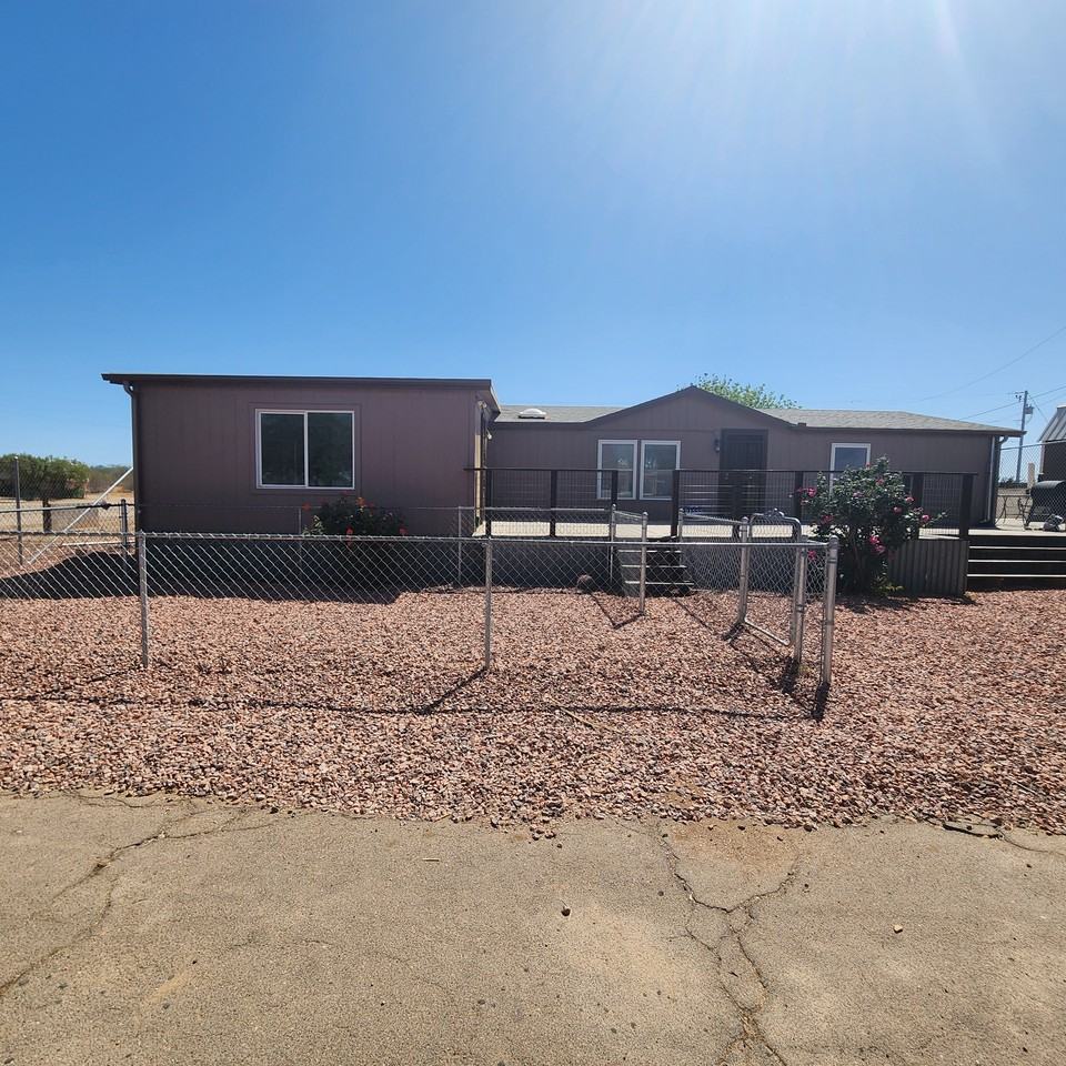21533 W Laura St #1 - Photo 2 of 27