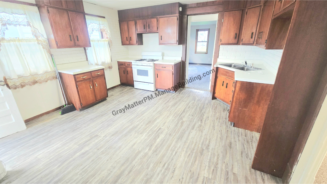 415 W 2nd St #1 - Photo 2 of 19