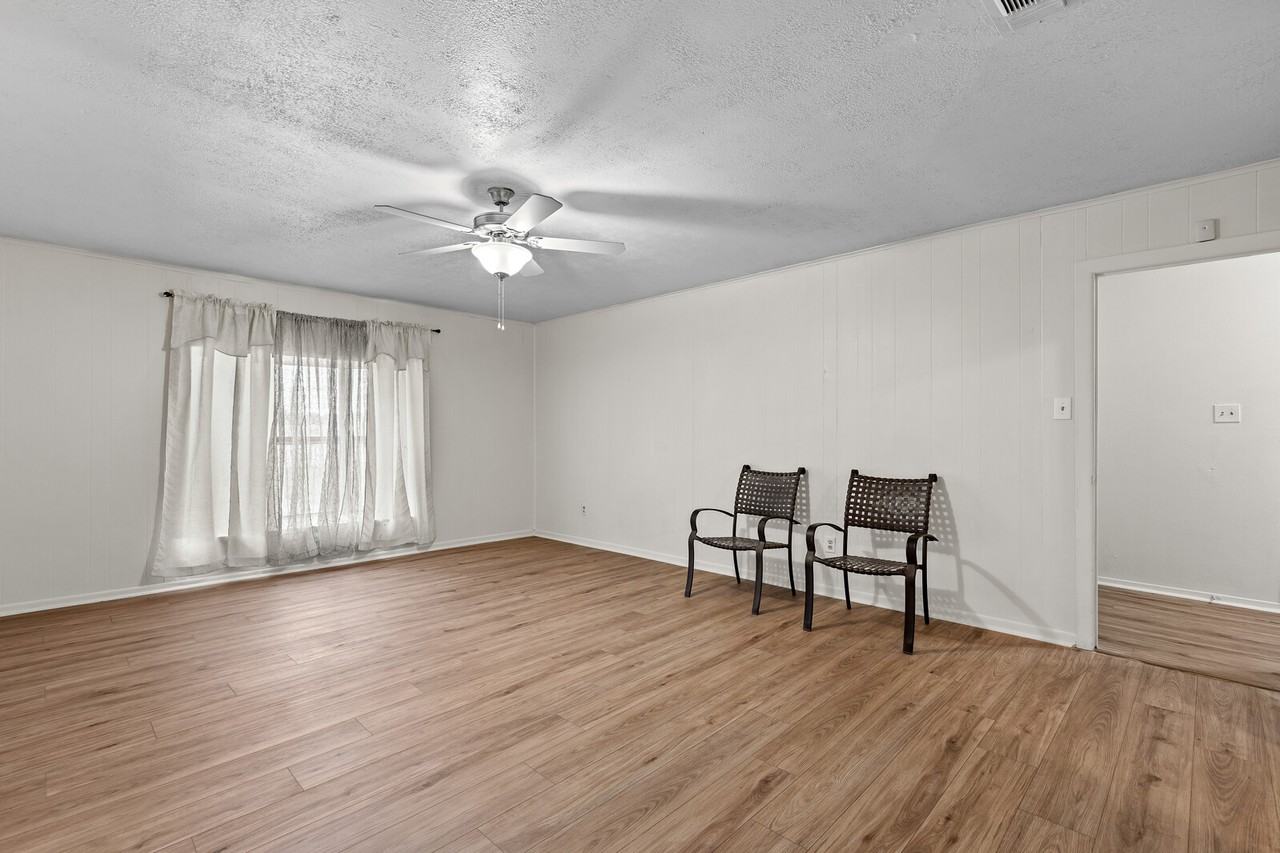 1208 Clark St #1 - Photo 2 of 14