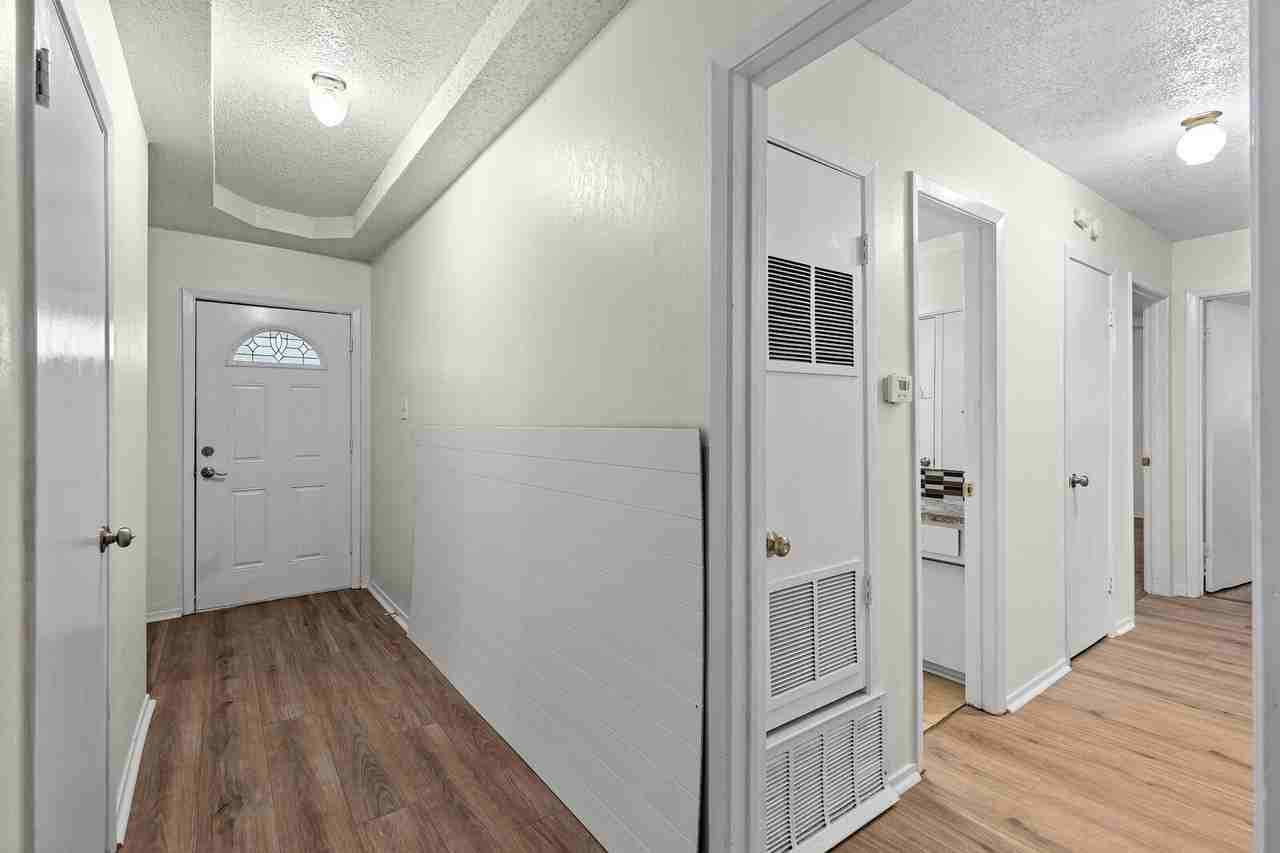 1208 Clark St #1 - Photo 6 of 14