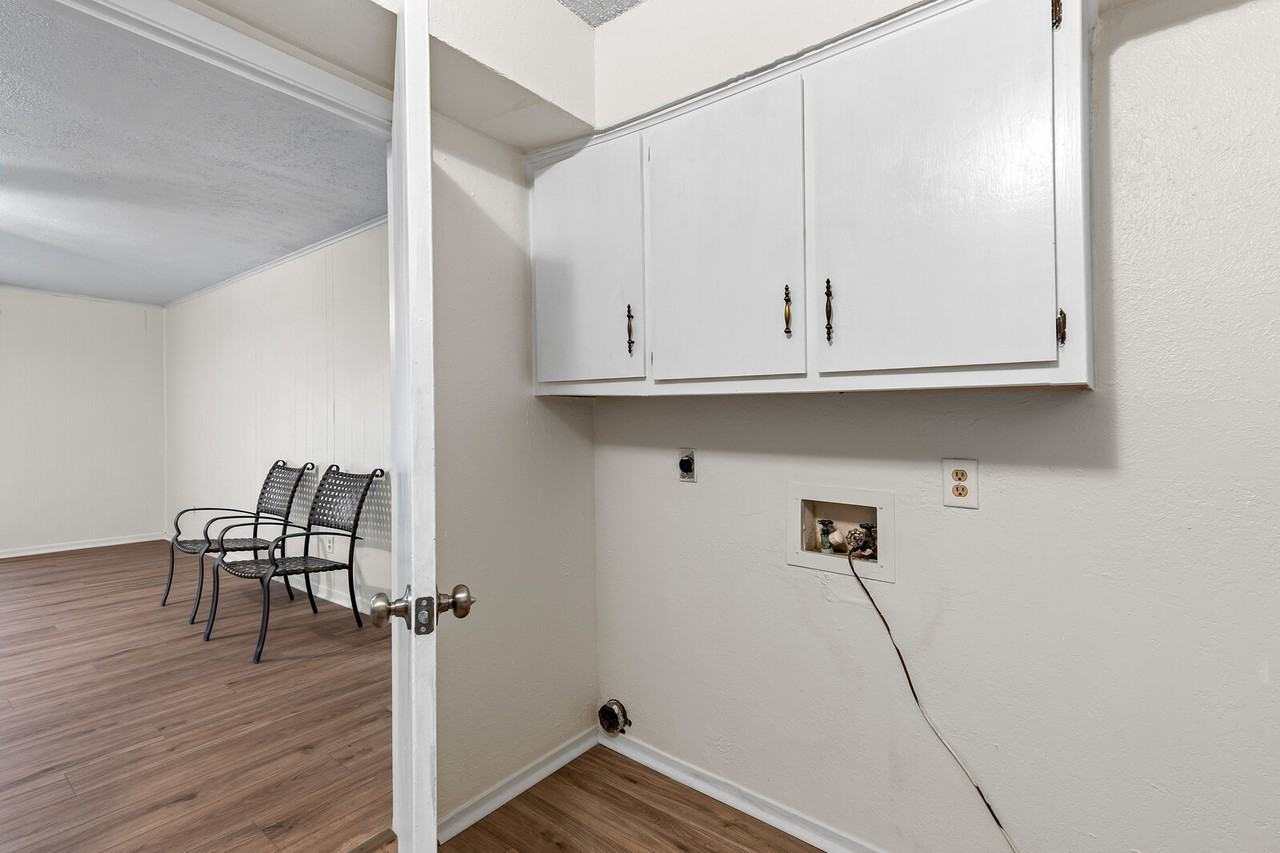 1208 Clark St #1 - Photo 7 of 14