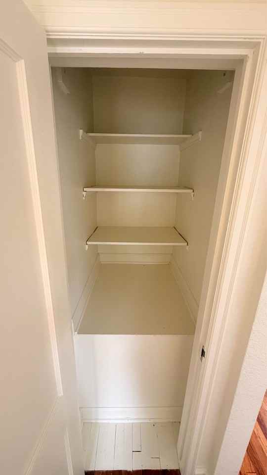 428 3rd St #1 - Photo 4 of 9