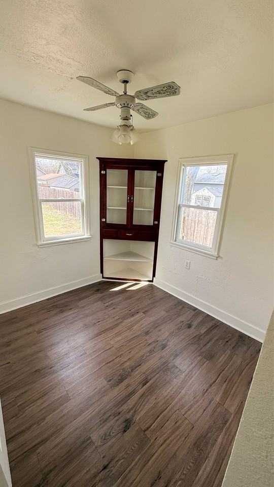 428 3rd St #1 - Photo 6 of 9