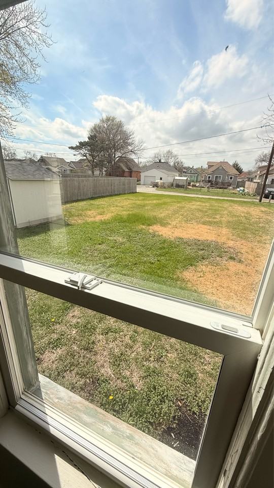 428 3rd St #1 - Photo 7 of 9