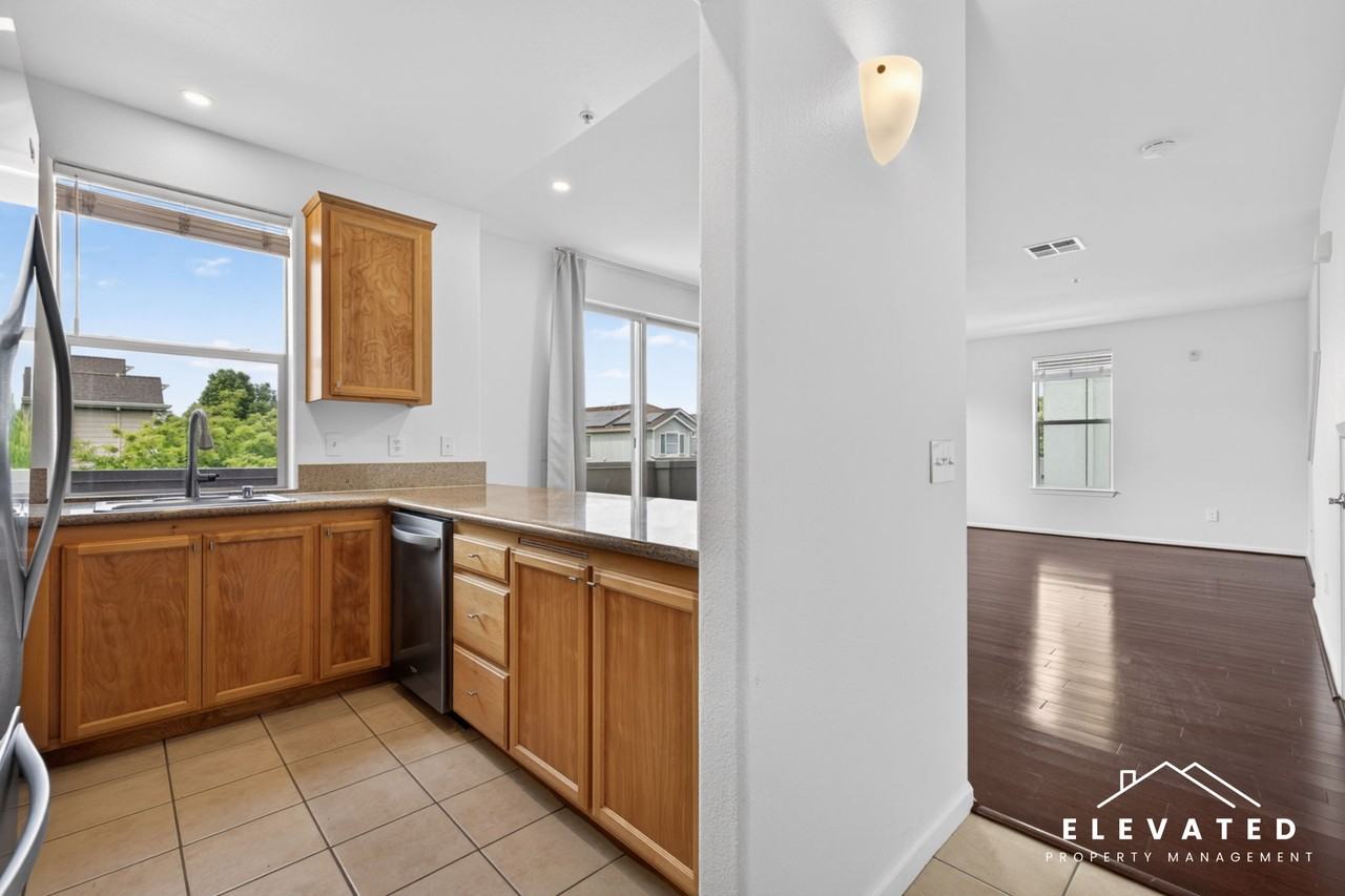 1040 Campoy St #1 - Photo 3 of 23