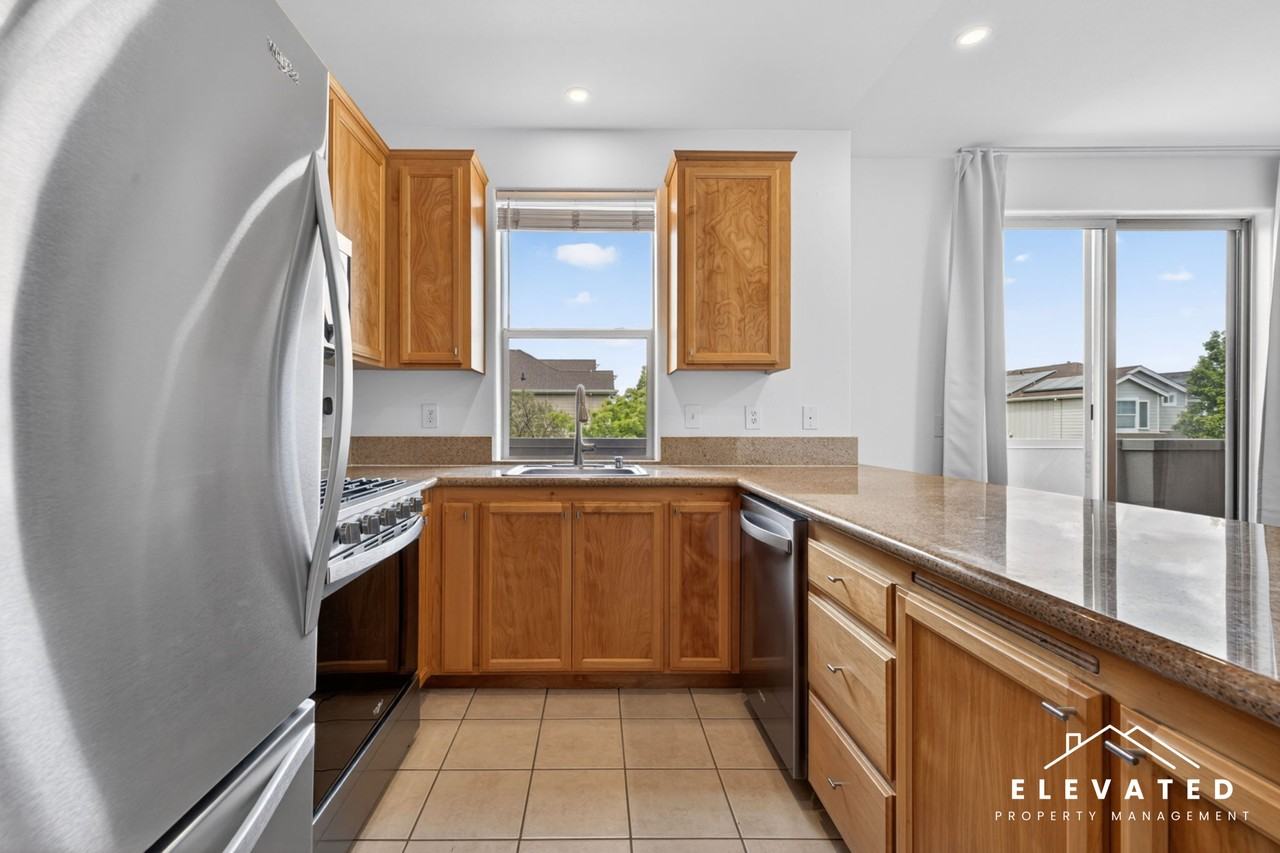 1040 Campoy St #1 - Photo 4 of 23