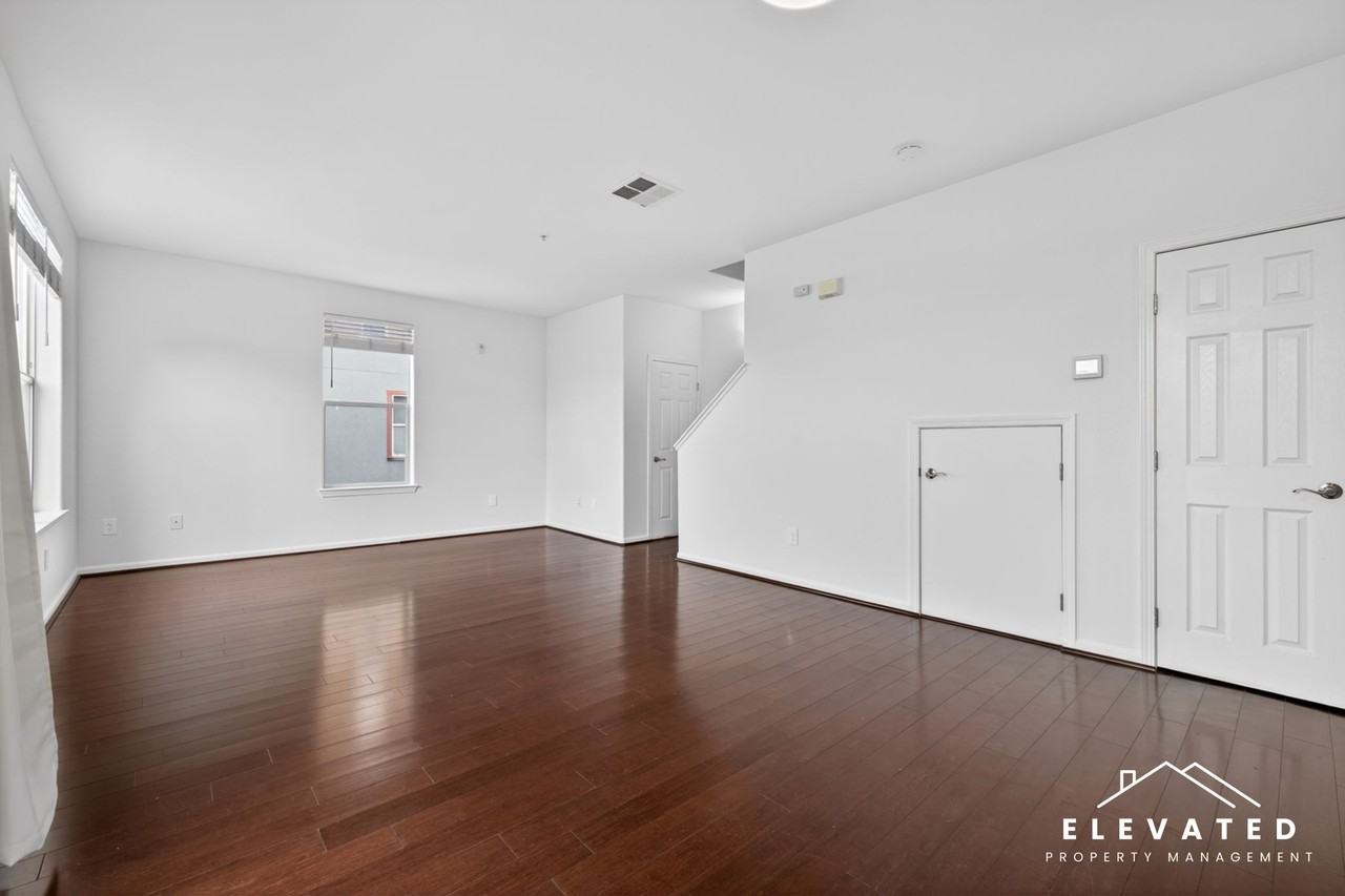 1040 Campoy St #1 - Photo 6 of 23