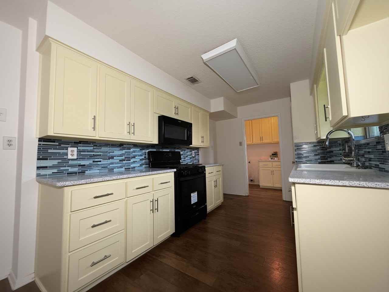 925 Boone Dr #1 - Photo 6 of 15