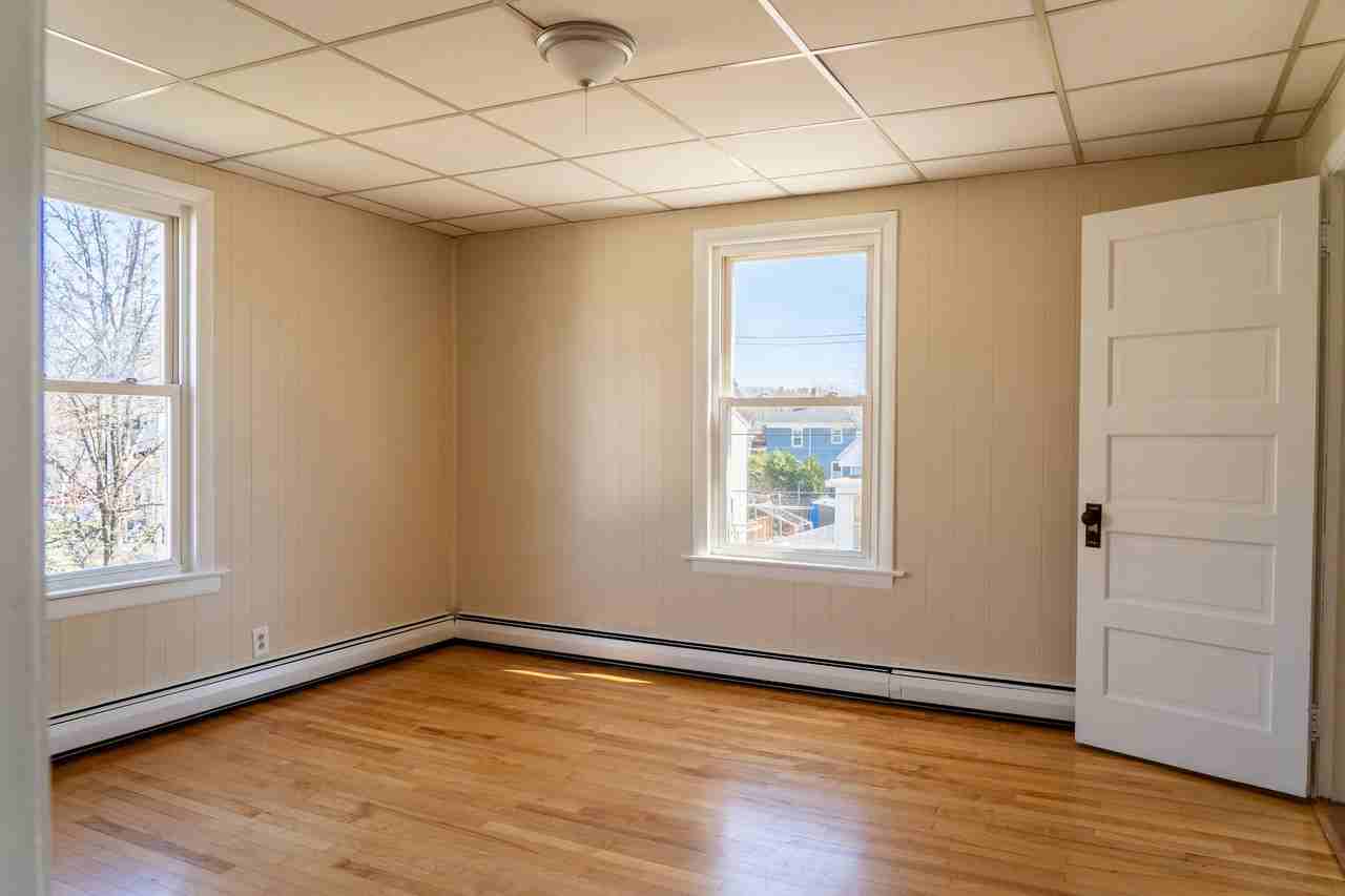 55 Chestnut St #2 - Photo 7 of 17